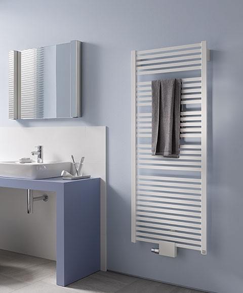 Kermi Badheizkörper Geneo quadris-E BH1494x32x596mm max.P800, glanzslb, FKS li. weiß,Schuko, GQE1015